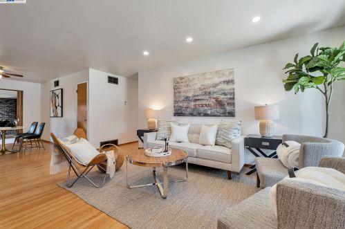 587 Bluefield Ln, Hayward, CA 94541-7303