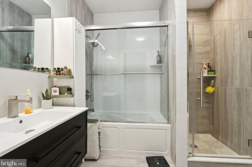 2037 6 St, Philadelphia PA 19140-4528 exterior