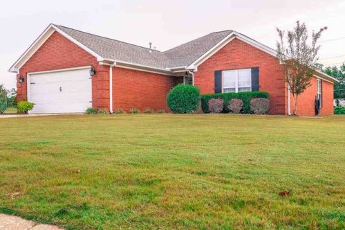 105 Plantation Dr, Lexington, TN 38351-4065