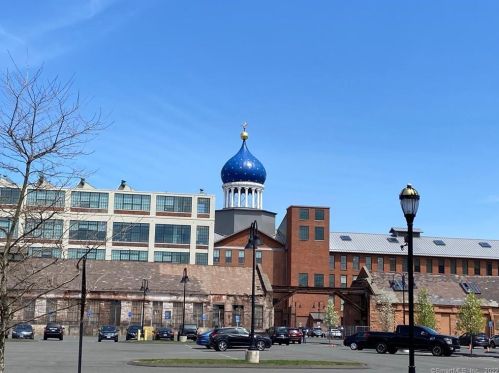 141 Huyshope Ave, Hartford, CT 06106-2818