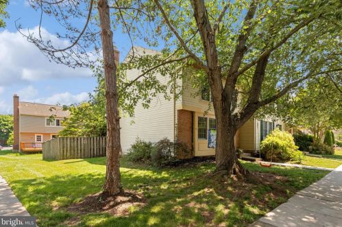 1110 Stevenson Ct, Herndon, VA 20170-3535