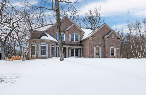 5455 Chancery Rd, Gurnee, IL 60031-1023