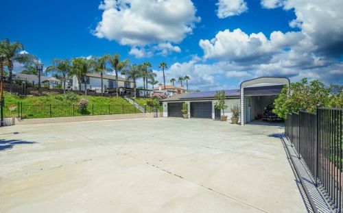 14082 Crystal View Ter, Riverside CA  92508-8705 exterior