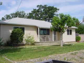 1666 6th Ave, Corning, CA 96021-3032