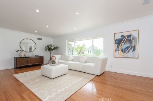 2565 Country Club Dr, Glendora, CA 91741-4010