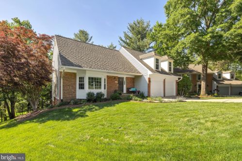 11965 Grey Squirrel Ln, Herndon, VA 20194-1726