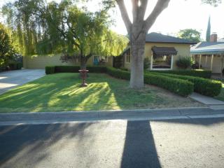 211 Covena Ave, Modesto, CA 95354-2820