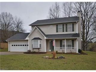 197 Planters Creek Rd, Fletcher, NC 28732-8324