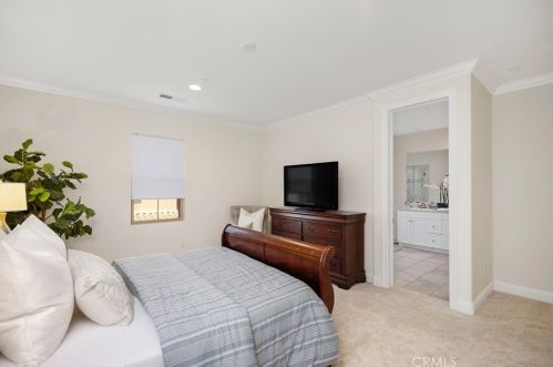 38 Canoe, Irvine CA  92618-8841 exterior