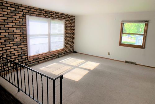 1408 Peachtree Dr, Valpo IN  46383-4011 exterior