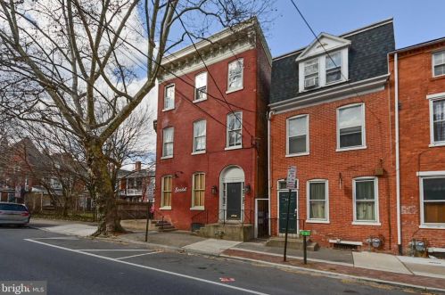 113 Walnut St, Lancaster PA  17602-2451 exterior