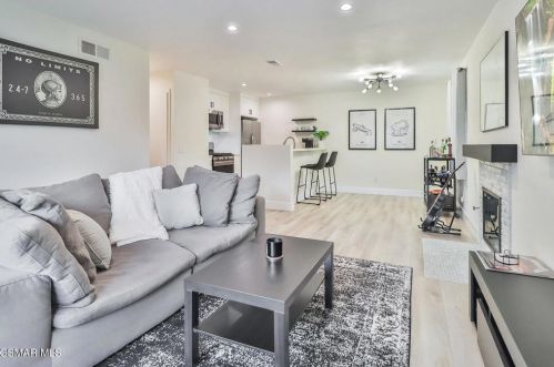 28872 Conejo View Dr, Calabasas, CA 91301-3381