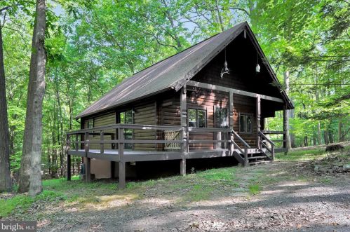 33 Onondaga Trl, Hedgesville, WV 25427-6856