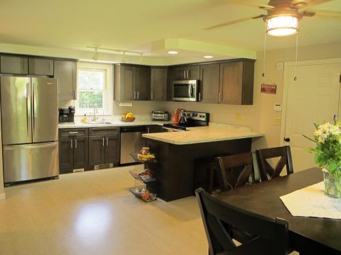 63 Roosevelt Rd, Weare, NH 03281-5119