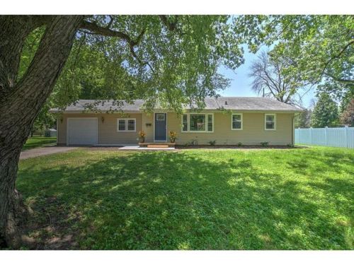 13 Diane Rd, Decatur, IL 62526-1401