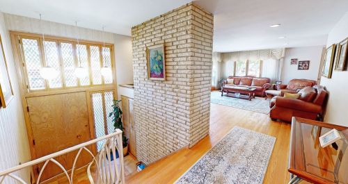 8158 Susan Ct, Niles, IL 60714-2733