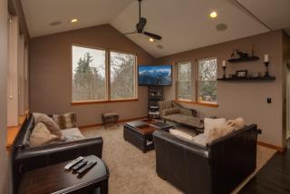 4713 Oregon St, Bellingham, WA 98226-9415