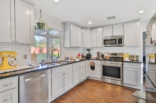 2803 Hollister St, Simi Valley CA  93065-5214 exterior