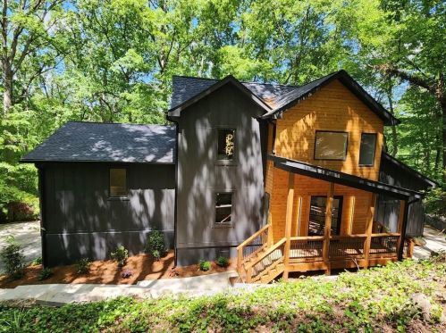 8305 Ison Rd, Atlanta GA  30350-3129 exterior