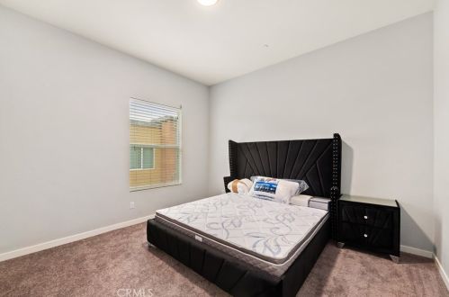 543 Rockefeller, Irvine CA  92612-7175 exterior