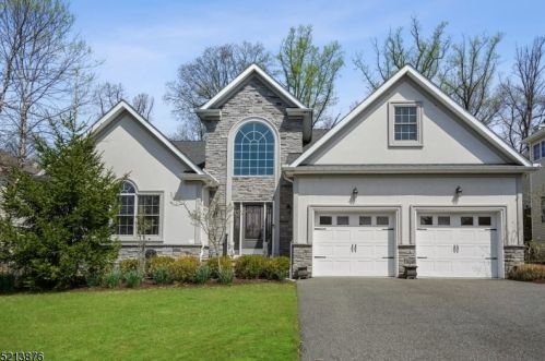 11 Wadams Ct, Town Center, NJ 07052-1440