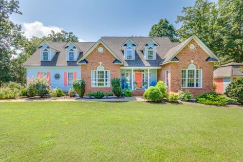43 Stoney Dr, Hardyville, VA 23070-2152