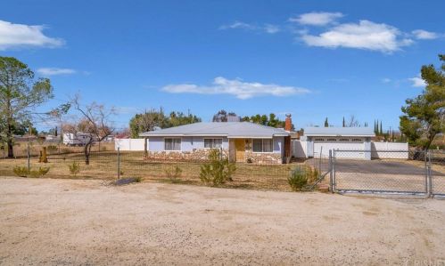 12743 Avenue, Pearblossom, CA