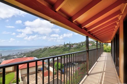 5243 Poola St, Honolulu HI  96821-1554 exterior