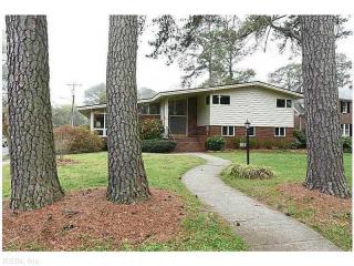 517 Oak Grove Rd, Norfolk VA  23505-4352 exterior