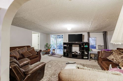 6552 Hillside Ave, Riverside CA  92504-1631 exterior