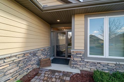15563 Drake Cir, Prior Lake, MN 55372-1872