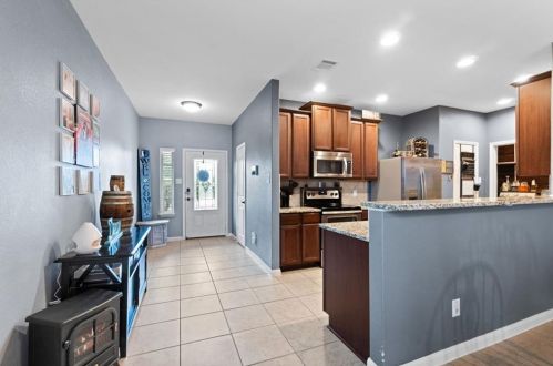 1649 Treeta Trl, Uhland TX 78640 exterior