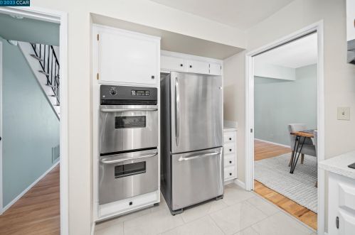 4566 Lincoln Dr, Concord CA  94521-1332 exterior