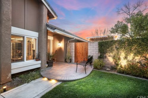 8 Campanero, Irvine CA  92620-1821 exterior
