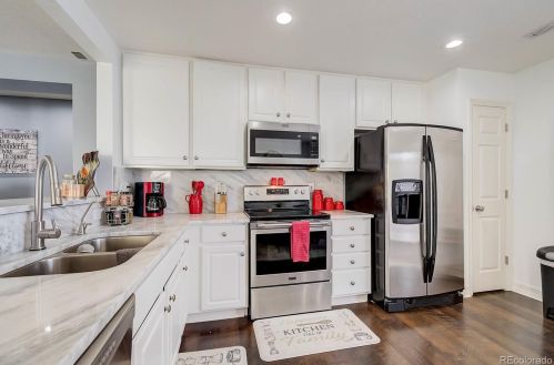 922 Willow Dr, Denver CO  80603-7761 exterior