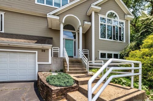 59 Juniper Ln, Kensington, CT 06037-2412