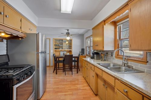 1065 Highview Dr, Saint Paul MN  55112-2417 exterior