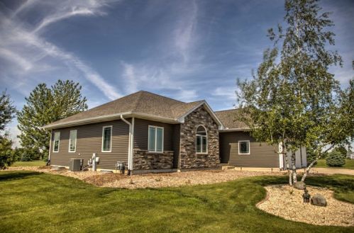 10433 Kuehl Ct, Hillcrest, IL 61068-9752