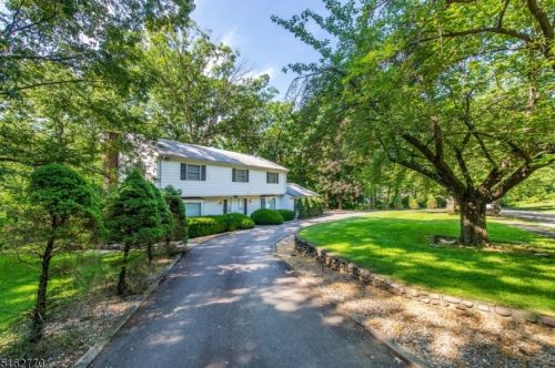 13 Arden Rd, Parsippany, NJ 07834-2902