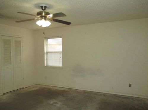 1800 Lk Shr Ct, Fort Worth TX  exterior