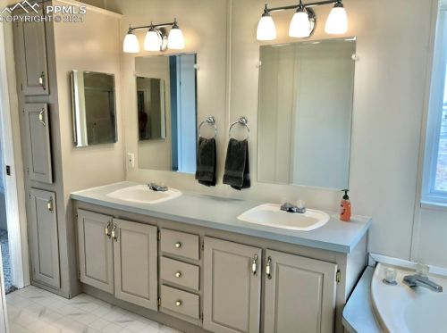 403 Highland Ave, Florence CO 81226-9596 exterior