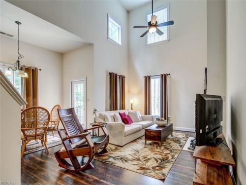 206 Lakeview Cv, Smithfield, VA 23430-1656