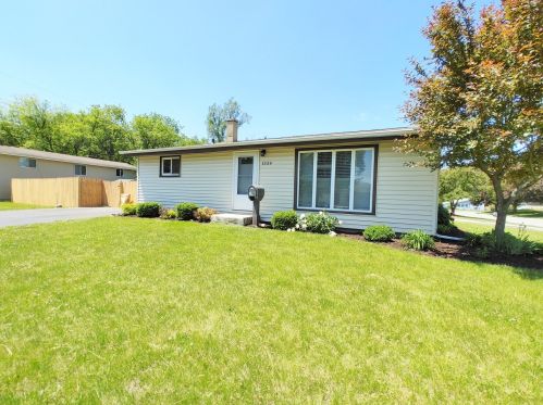 1539 Amarillo Dr, Carpentersville, IL 60110-1531