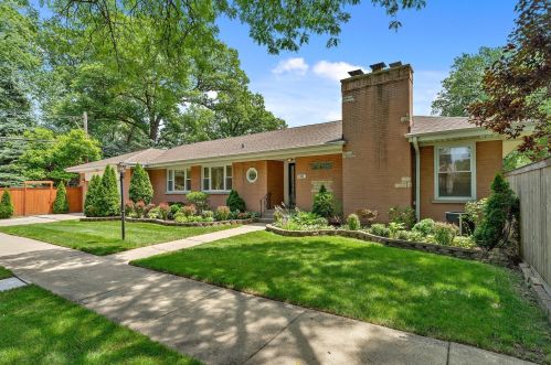 6505 Waukesha Ave, Chicago, IL 60646-2726
