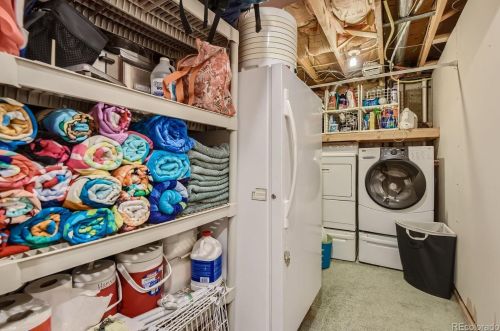 8224 Niagara Ct, Englewood CO 80112-1011 exterior