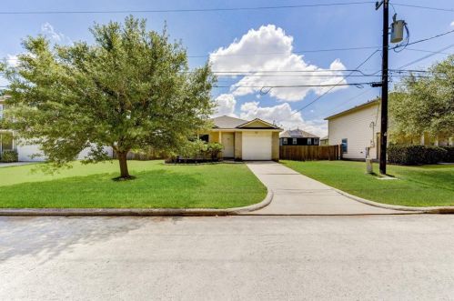 16751 Fallen Timbers Dr, Conroe TX  77385-3777 exterior