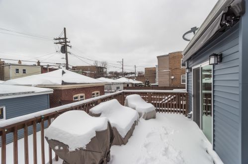 4324 Sawyer Ave, Chicago IL  60618-1212 exterior