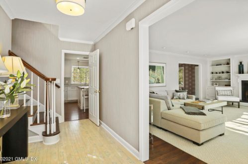 1 Echo Ln, Greenwich, CT 06830-4727