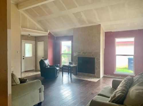 7212 Blackthorn Dr, Fort Worth TX  76137-2301 exterior