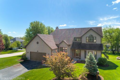 3619 Oakleaf Ln, Bull Valley, IL 60012-2000